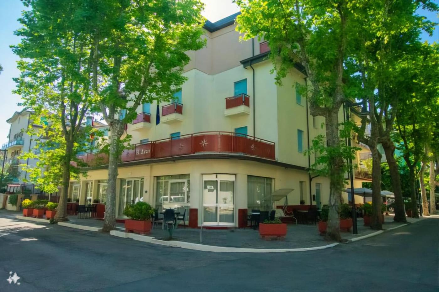 Arno Hotel